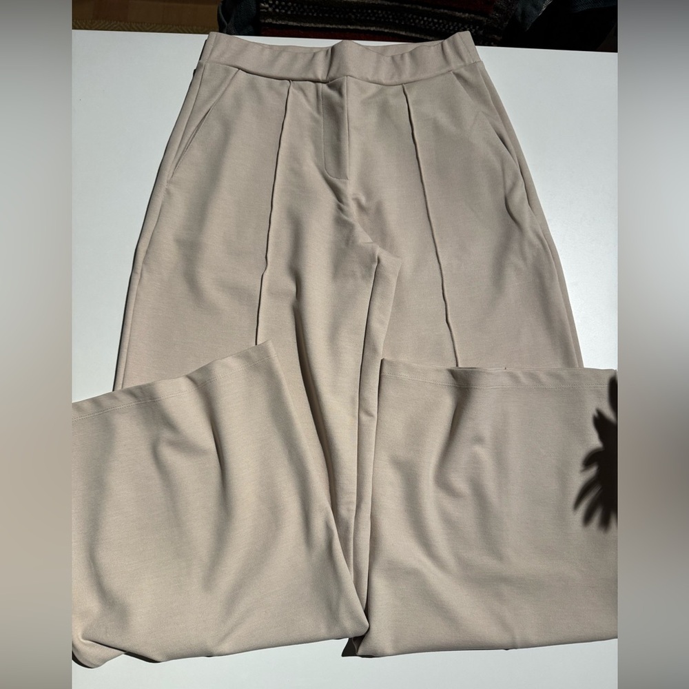 NWOT Saint and Sofia Keller Wide Leg Pant